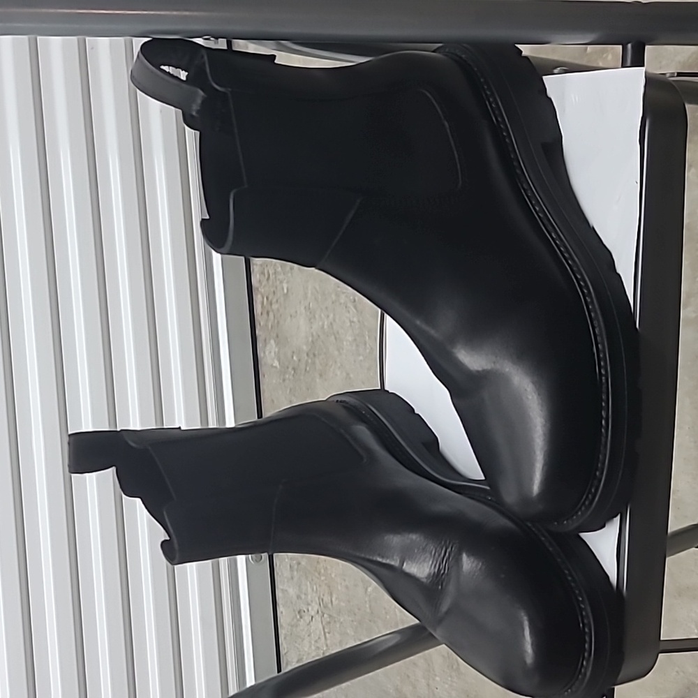 Vagabond  Boots mint condition.pull tab will need repair